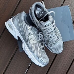 New Balance unisex 740 sneaker BRAND NEW 9 men’s 10 1/2 woman’s